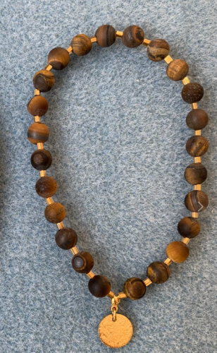 5mm tigerøje og 2mm 6kantede forgyldt 24 krt. 